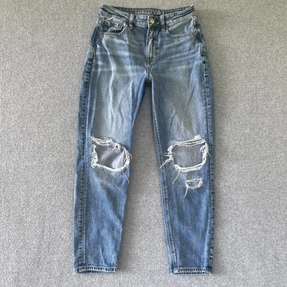 American Eagle Jeans Womens 2 Short Blue Mom High Rise Ripped Faded Denim